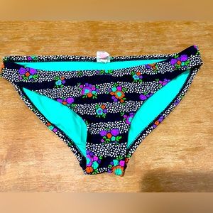 Xhiliration swim bottoms in ditzy floral print - size medium